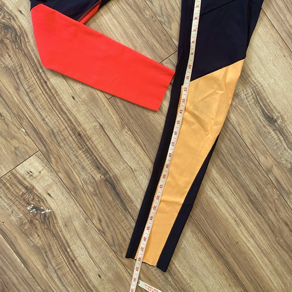 Under Armor color block leggings - Picture 4 of 9